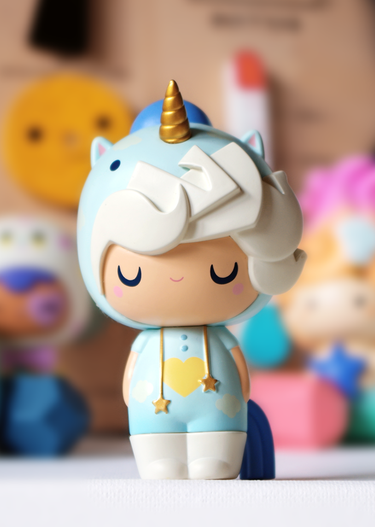 Load image into Gallery viewer, Little Starlight Girl (Head in the Clouds Edition) 8cm
